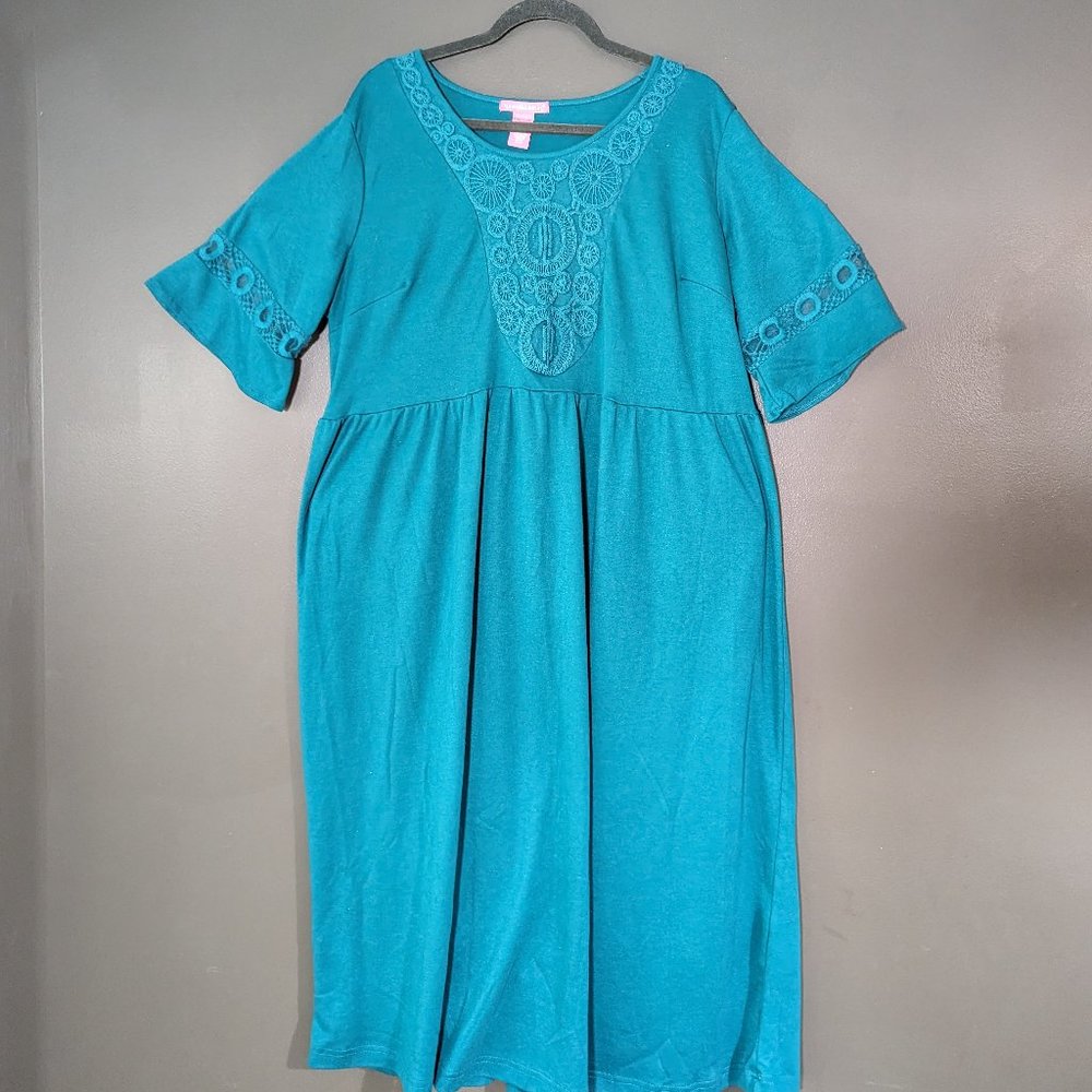 Dress - Woman Within brand. Size 1X. Blue short sleeve with embroidery